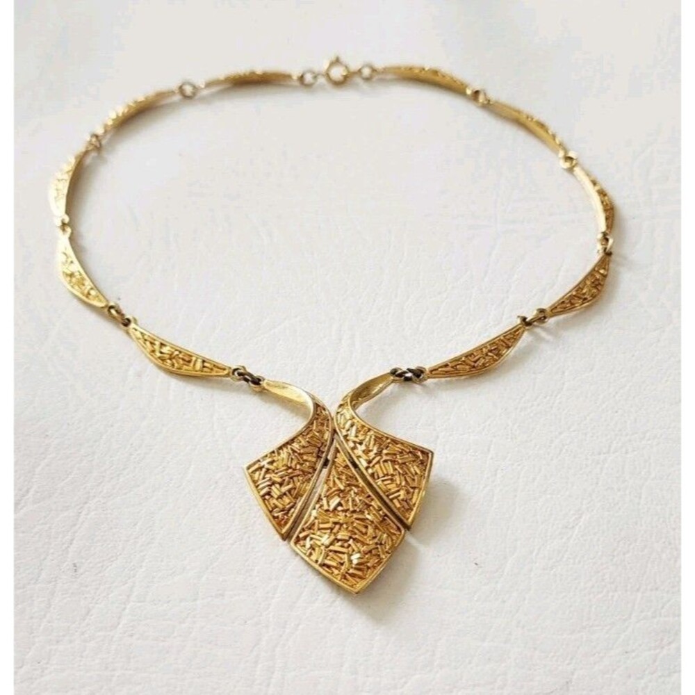 Vintage Crown Trifari Ornate Etruscan Revival Scalloped Link Drop Necklace 14.5"